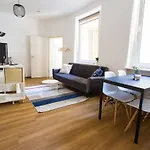 Fullhouse - Halle - T28 Apartments