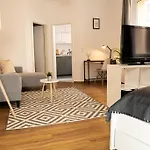 Fullhouse - Halle - T28 Apartments *