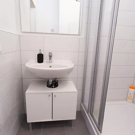 Fullhouse - Halle - T28 - Hawk Apartment Halle (Saale)