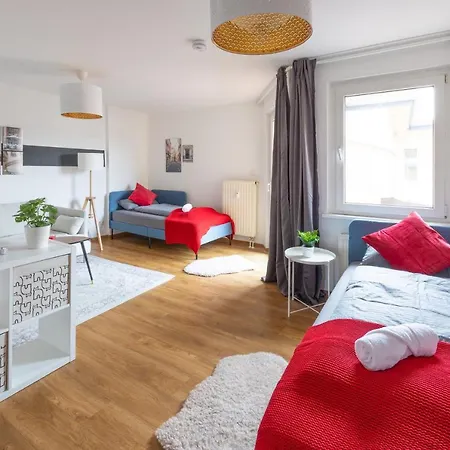 Apartment Fullhouse - Halle - T28 - Hawk *