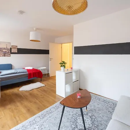 Apartment Fullhouse - Halle - T28 - Hawk *