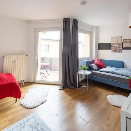 Fullhouse - Halle - T28 - Hawk Apartment *