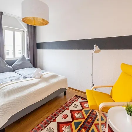 Apartment Fullhouse - Halle - T28 - Hawk *