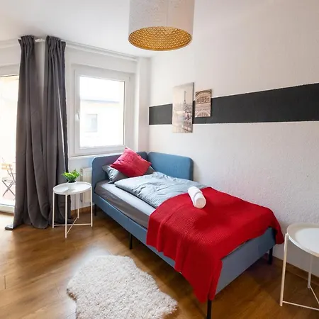 Fullhouse - Halle - T28 - Hawk *