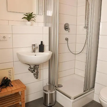 Fullhouse - Halle - T28 Apartments