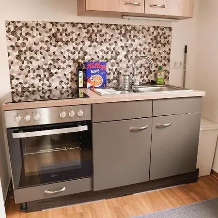 Fullhouse - Halle - T28 Apartman *